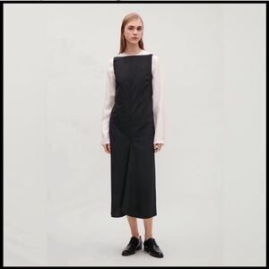 COS  Dress with front pleat that looks like it’s pants from the front Size 8